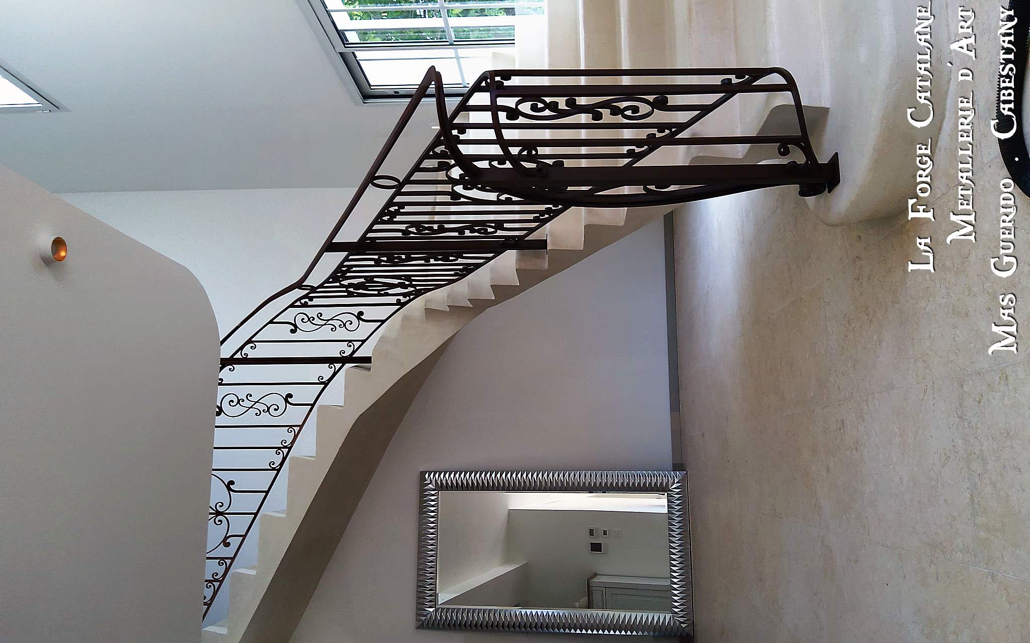 rampant ouvrage avec volutes et barreaudages droit forge catalane.jpg